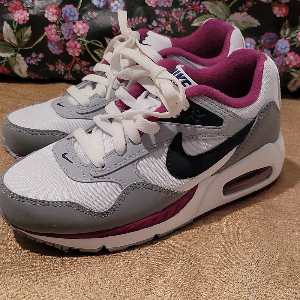 Nike Air Pegasus 89 Woman's Size  Gray and White Sneakers with Maroon Highlights